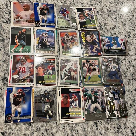NFL FOOTBALL PLAYERS TRADING CARDS Collectible 80’s 90’s and 2000 LOT OF 190 - Picture 12 of 15